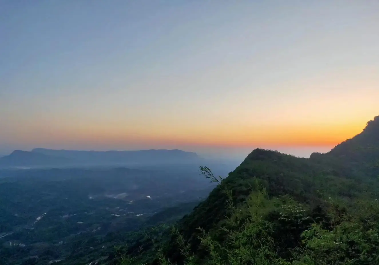 栏目组走进四川叙永向林镇，领略牛王山景区独特魅力与农旅发展之路