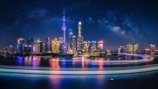 我国夜间经济从自发探索到战略推进的历程与发展要点