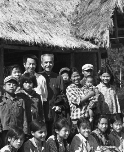 1978年5月，孙冶方到云南省西双版纳少数民族地区考察。