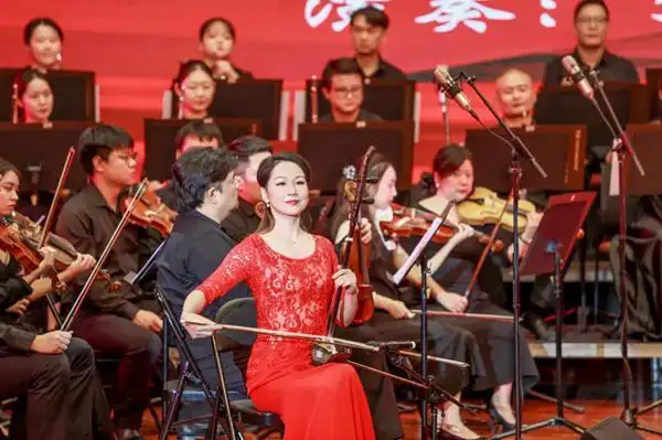 湖南商学院迎新系统_湖南工商大学迎新音乐会_湖南工商大学音乐学院管弦乐团