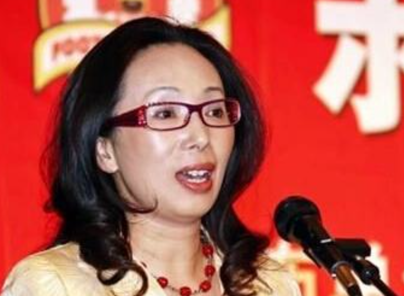 女首富戴秀丽 离婚原因 托尼霍肯婚姻故事_戴秀丽的儿子