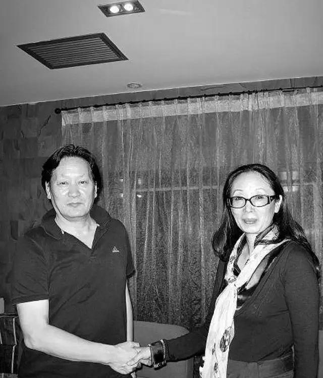 女首富戴秀丽 离婚原因 托尼霍肯婚姻故事_戴秀丽的儿子