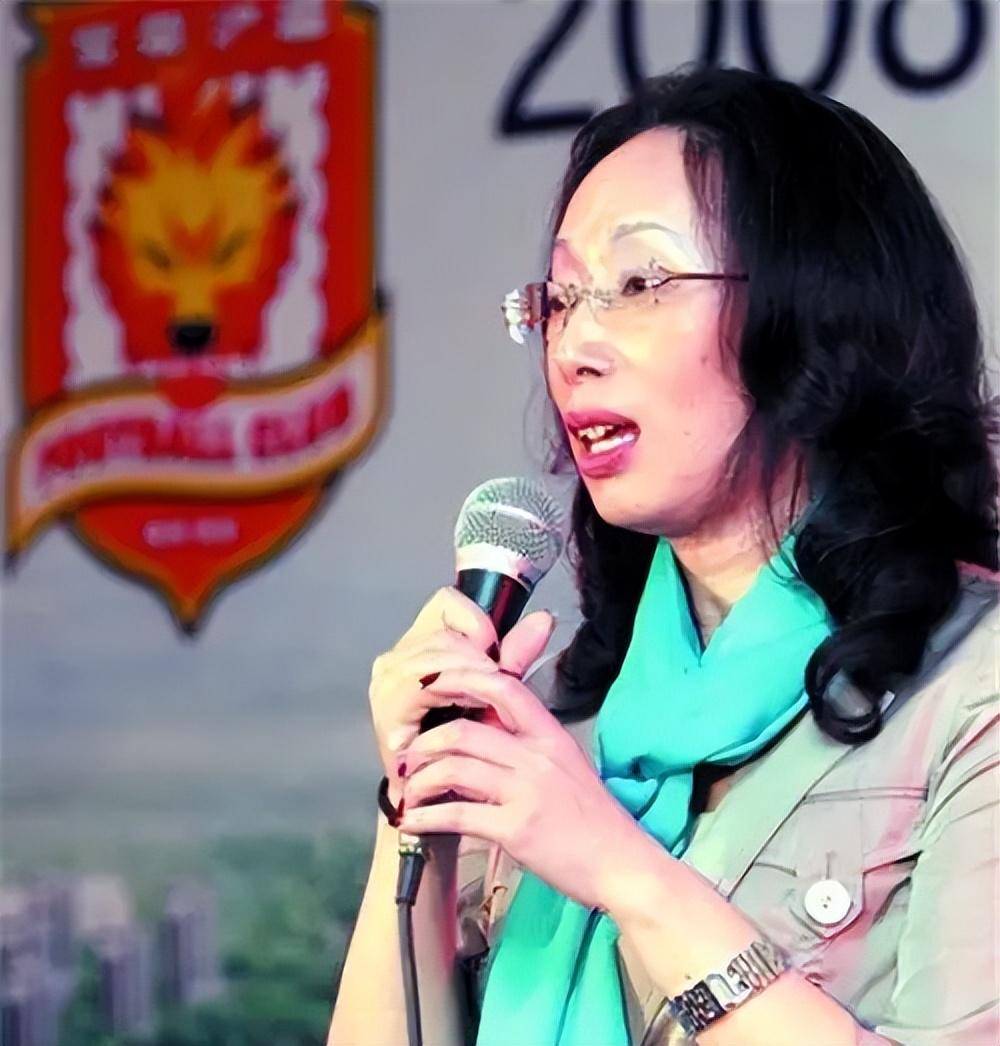 女首富戴秀丽 离婚原因 托尼霍肯婚姻故事_戴秀丽的儿子