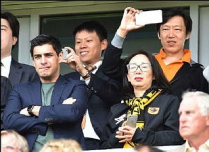 戴秀丽的儿子_女首富戴秀丽 离婚原因 托尼霍肯婚姻故事