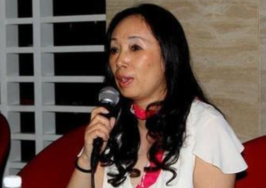 女首富戴秀丽 离婚原因 托尼霍肯婚姻故事_戴秀丽的儿子