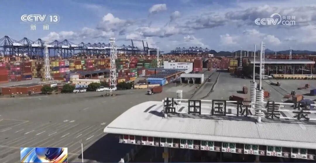 今年前8个月我国外贸向好势头足，进出口总值增长原因几何？