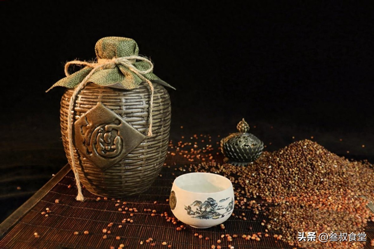 如今人们喜新厌旧，旧物浪费可惜！但酒却越陈越香？