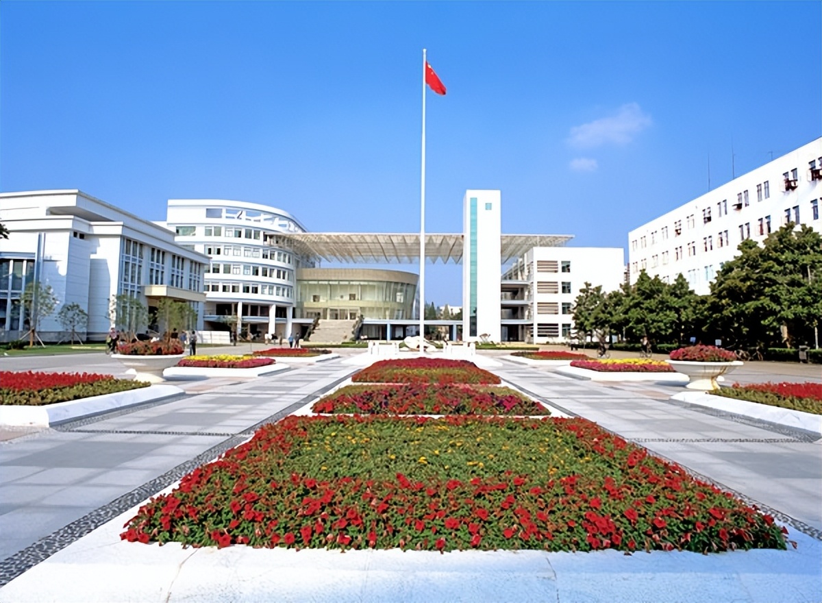 南京财经大学宿舍_江苏高校校园环境排名_南京大学校园生活体验