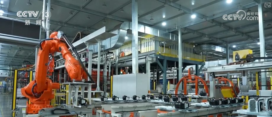 平台算法如何重塑产业链并影响制造业市场结构与利润分配？