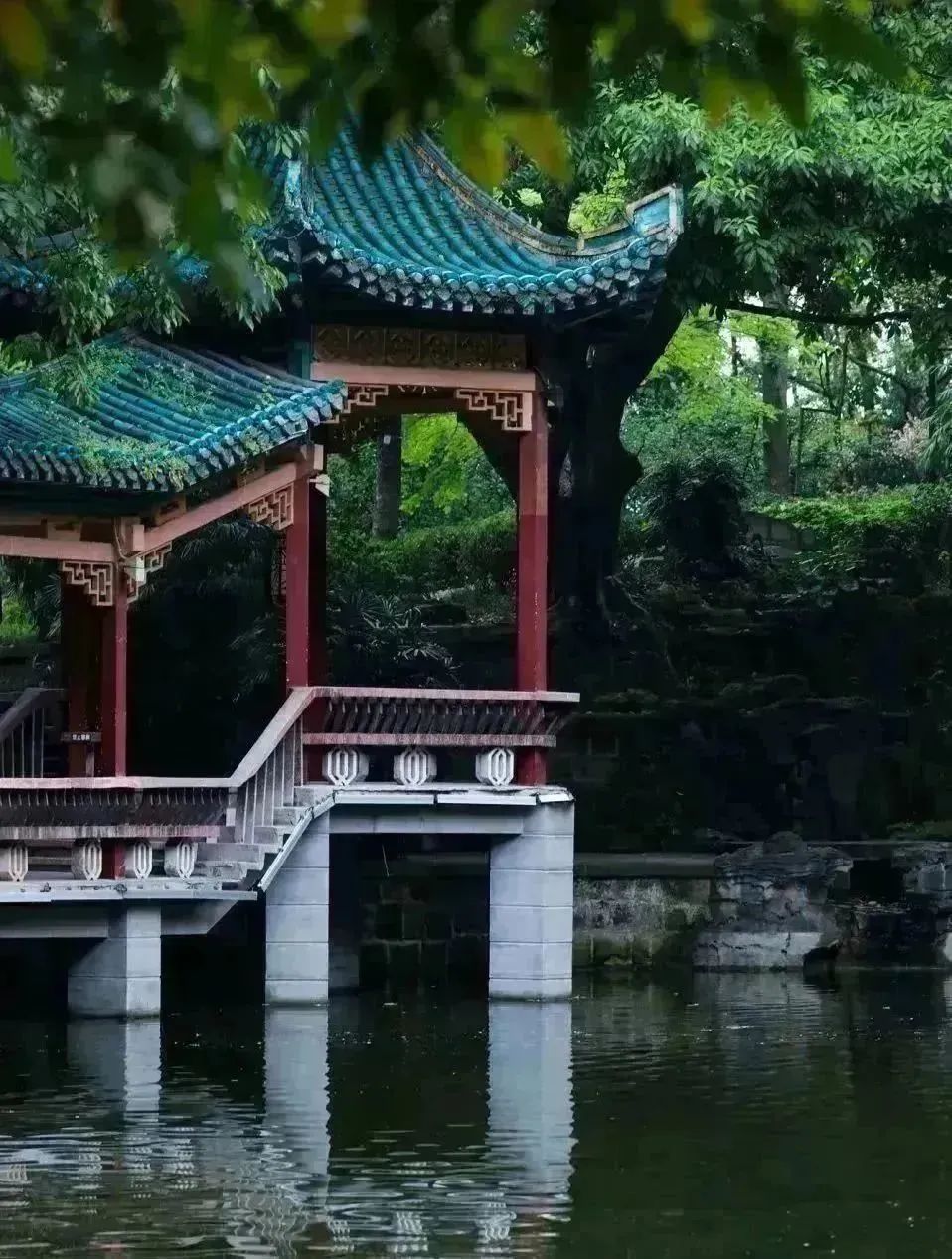 重庆必去景点攻略_重庆旅游景点推荐_重庆总部城房价
