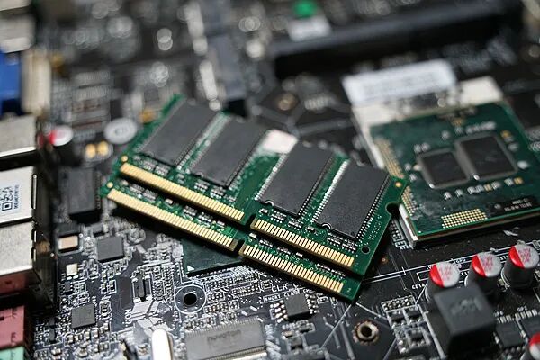 内存价格暴跌，主流16G、32G内存条价格跳水详情