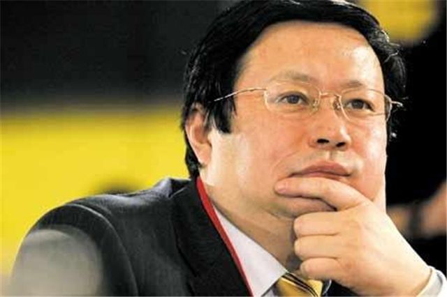 曾两度退学的穷光蛋富豪唐万新，如今现状如何？