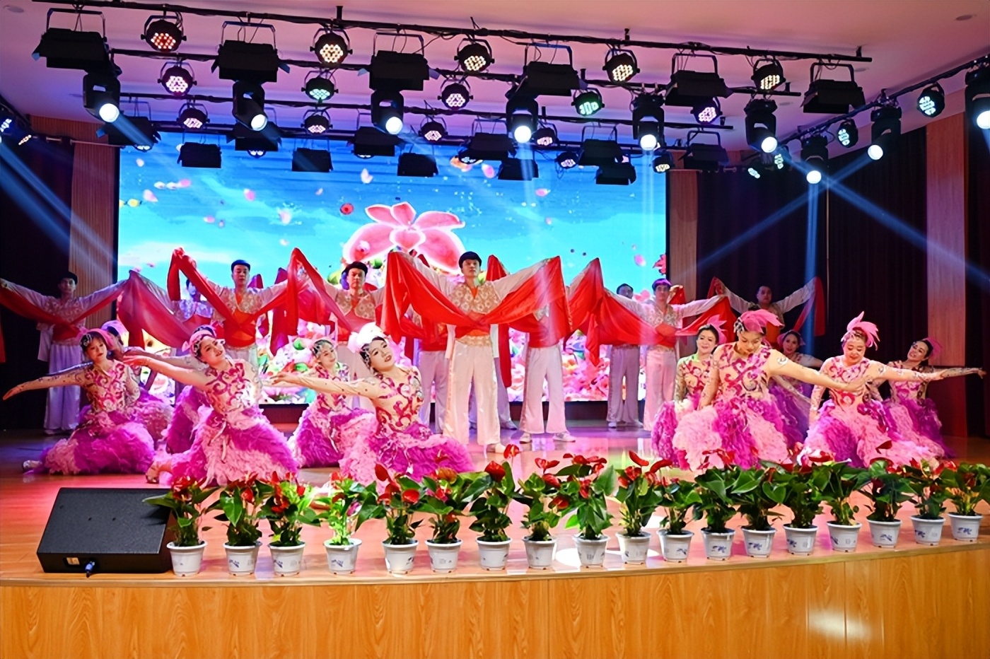 山西阳泉盂县路家村煤业有限公司年度工作总结表彰大会_阳泉煤业2026年展望_路家村煤业2025年度工作汇报及2026年部署