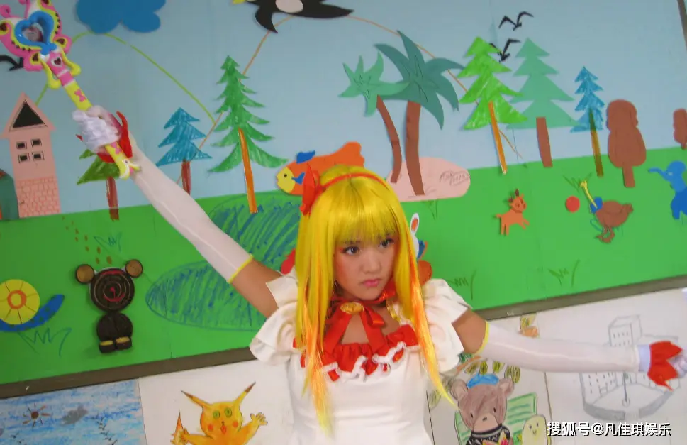 廖景萱还在教书么_廖景萱张嘉倪紫菱之争_廖景萱近况与争议事件