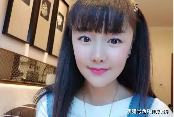 廖景萱张嘉倪紫菱之争_廖景萱近况与争议事件_廖景萱还在教书么