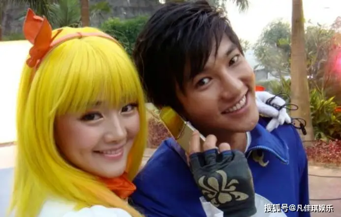 廖景萱张嘉倪紫菱之争_廖景萱近况与争议事件_廖景萱还在教书么