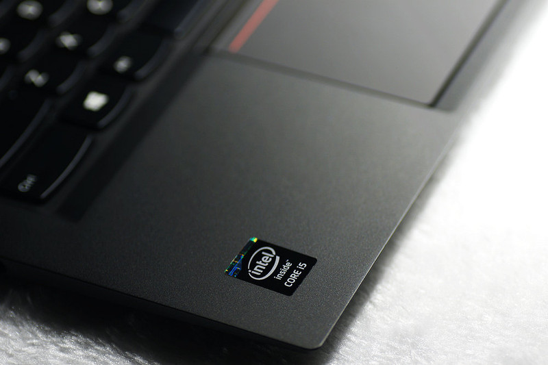ThinkPad X1 Carbon review_Carbon fiber material laptop_thinkpad指示灯