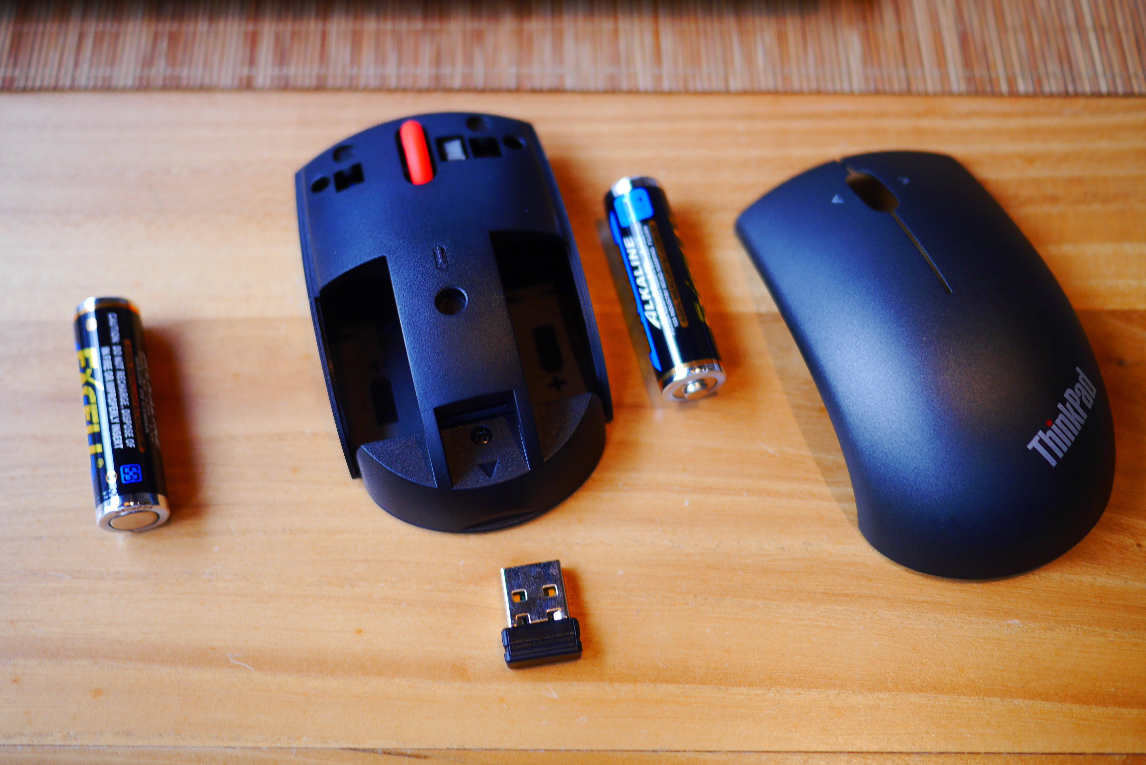 ThinkPad小黑鼠标蓝光双模_thinkpad指示灯_ThinkPad小红点鼠标评测