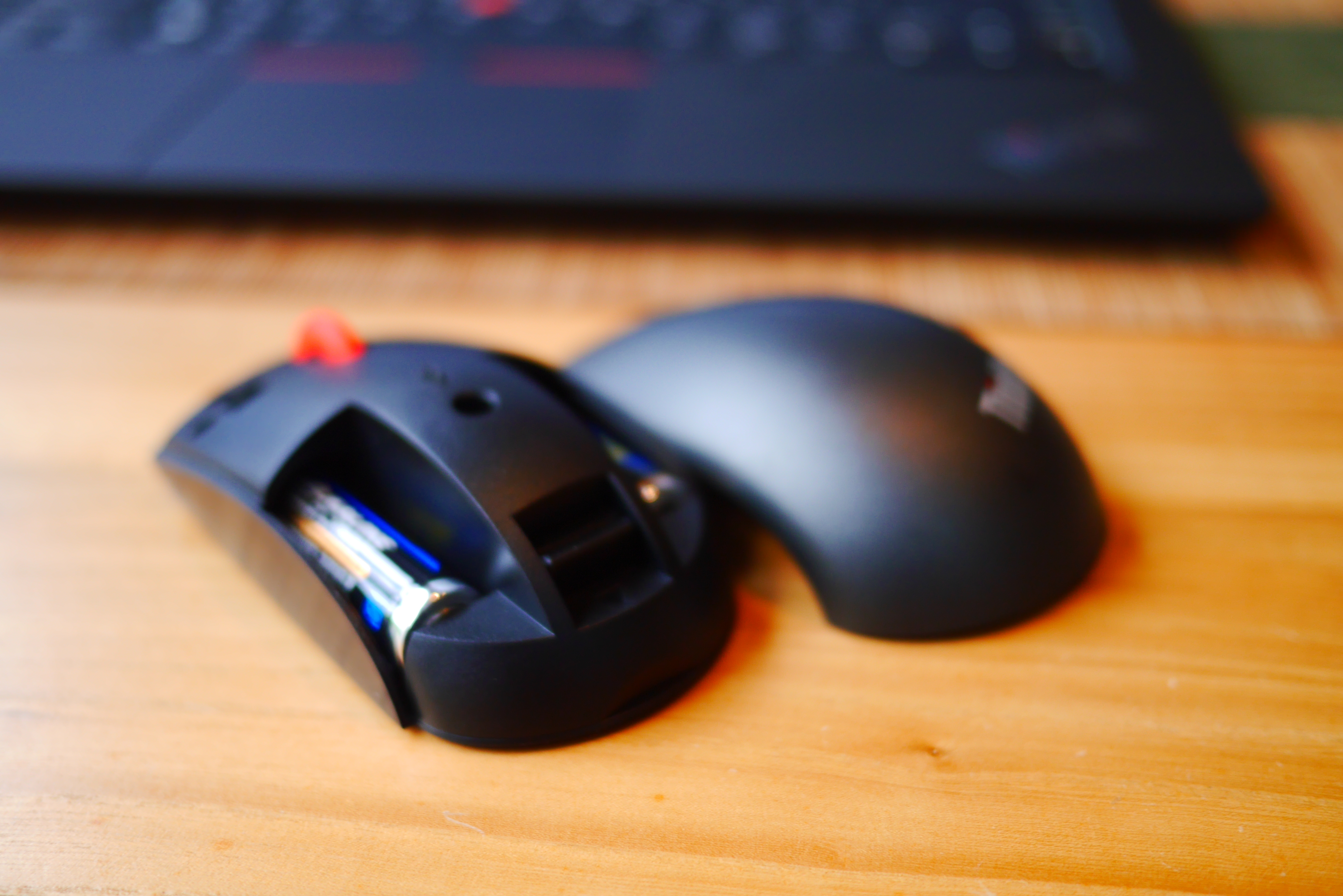 thinkpad指示灯_ThinkPad小黑鼠标蓝光双模_ThinkPad小红点鼠标评测